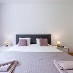Apartment Oceania
