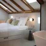 Maxima Comoda Luxury Villa