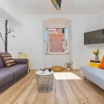 Apartment & Room Joy