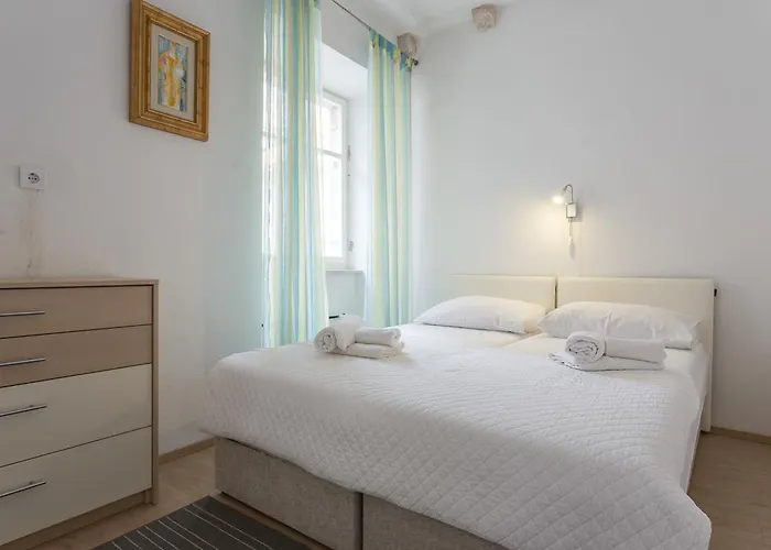 Apartman Lara