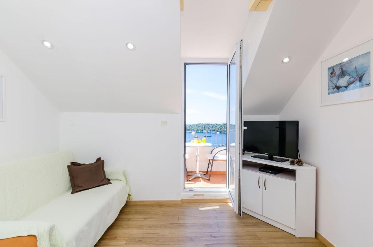 Viktorija - Old Town & Sea View Apartment