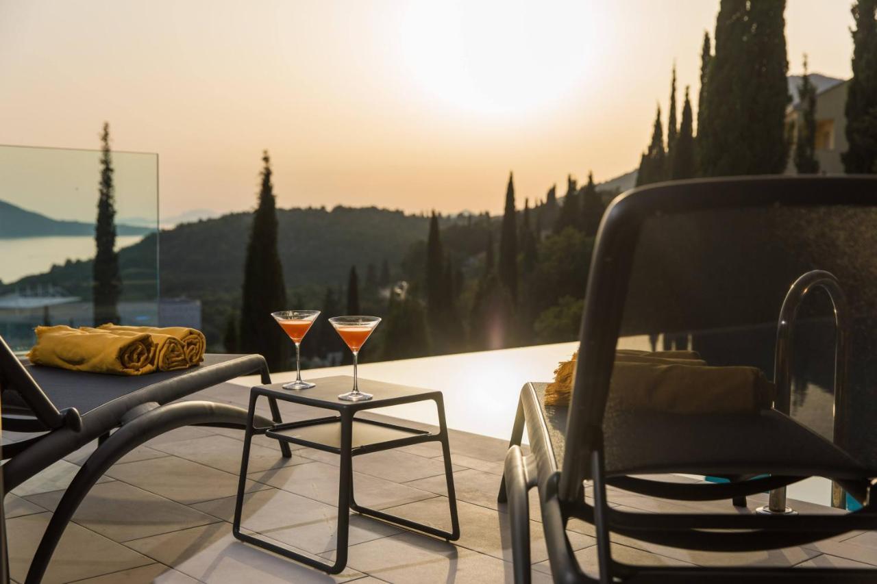 Luxury Helios 5* *