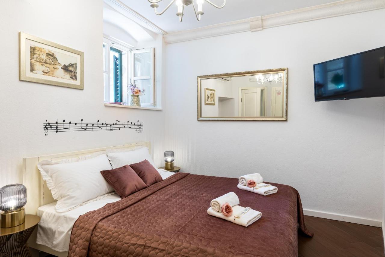 Music Hideout Old Town Apartment *