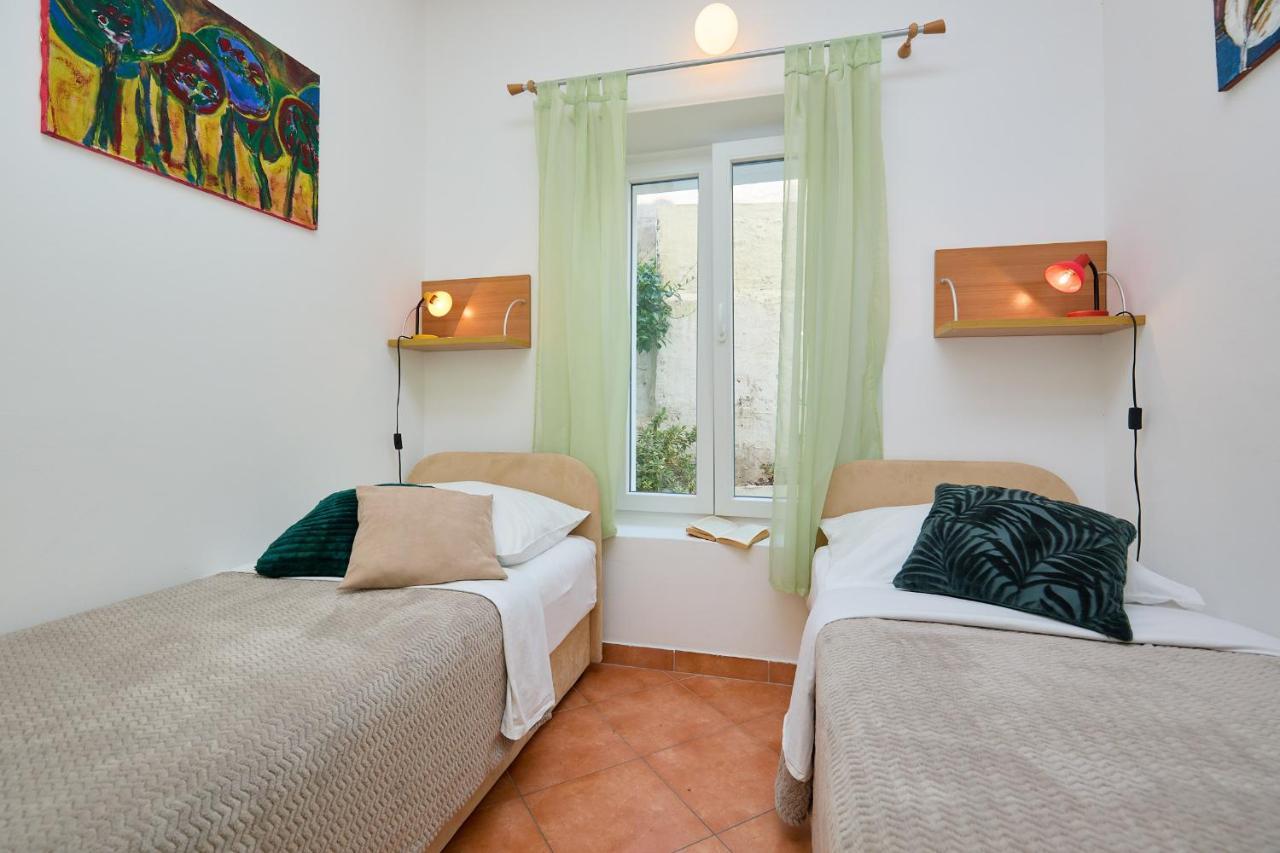 Furmus A26 Apartment