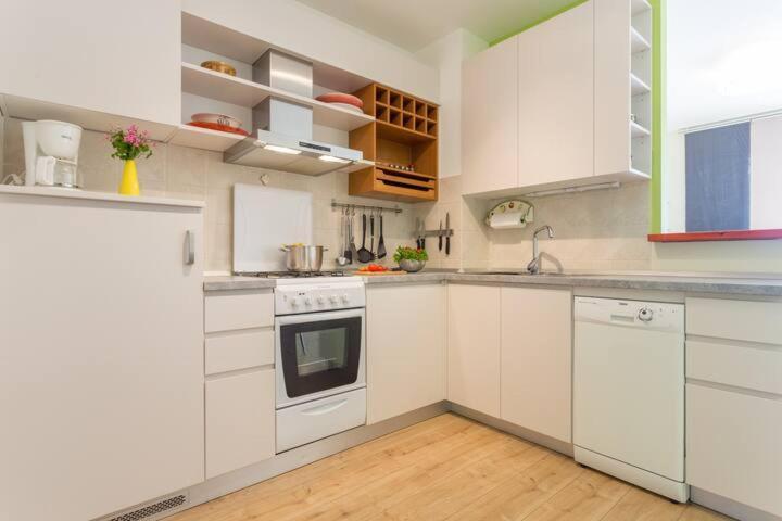Helena Apartment