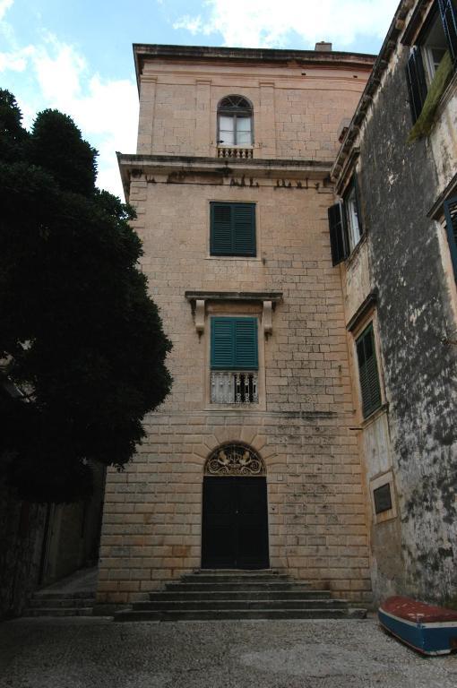 Old Palace Apartment *