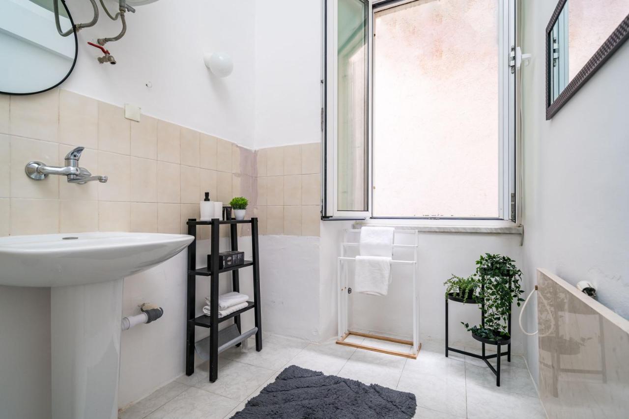 Laus I , In Old Town Apartment