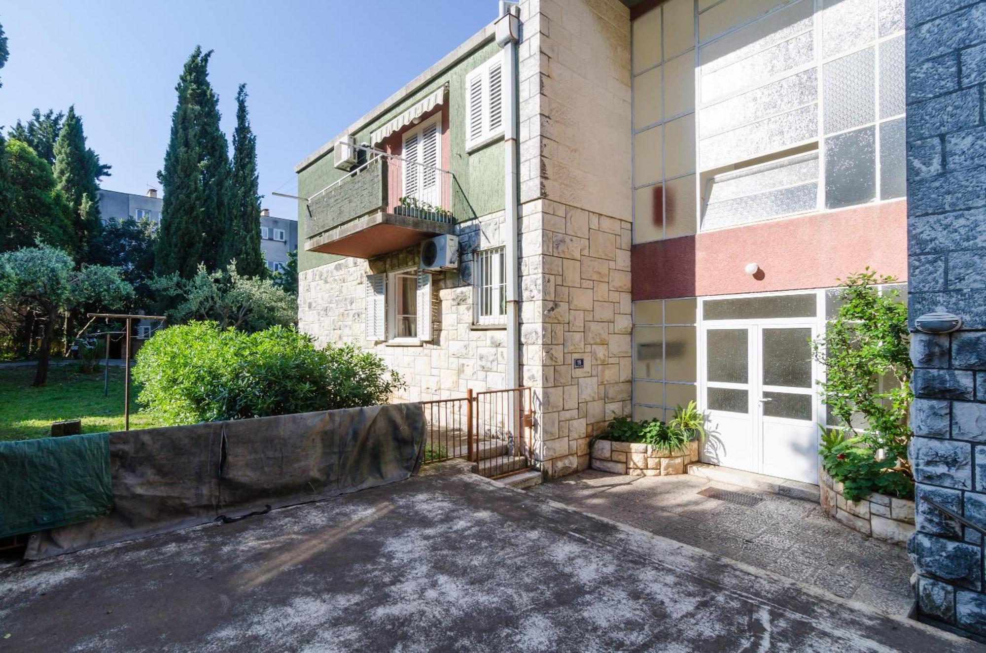 Apartment Leon