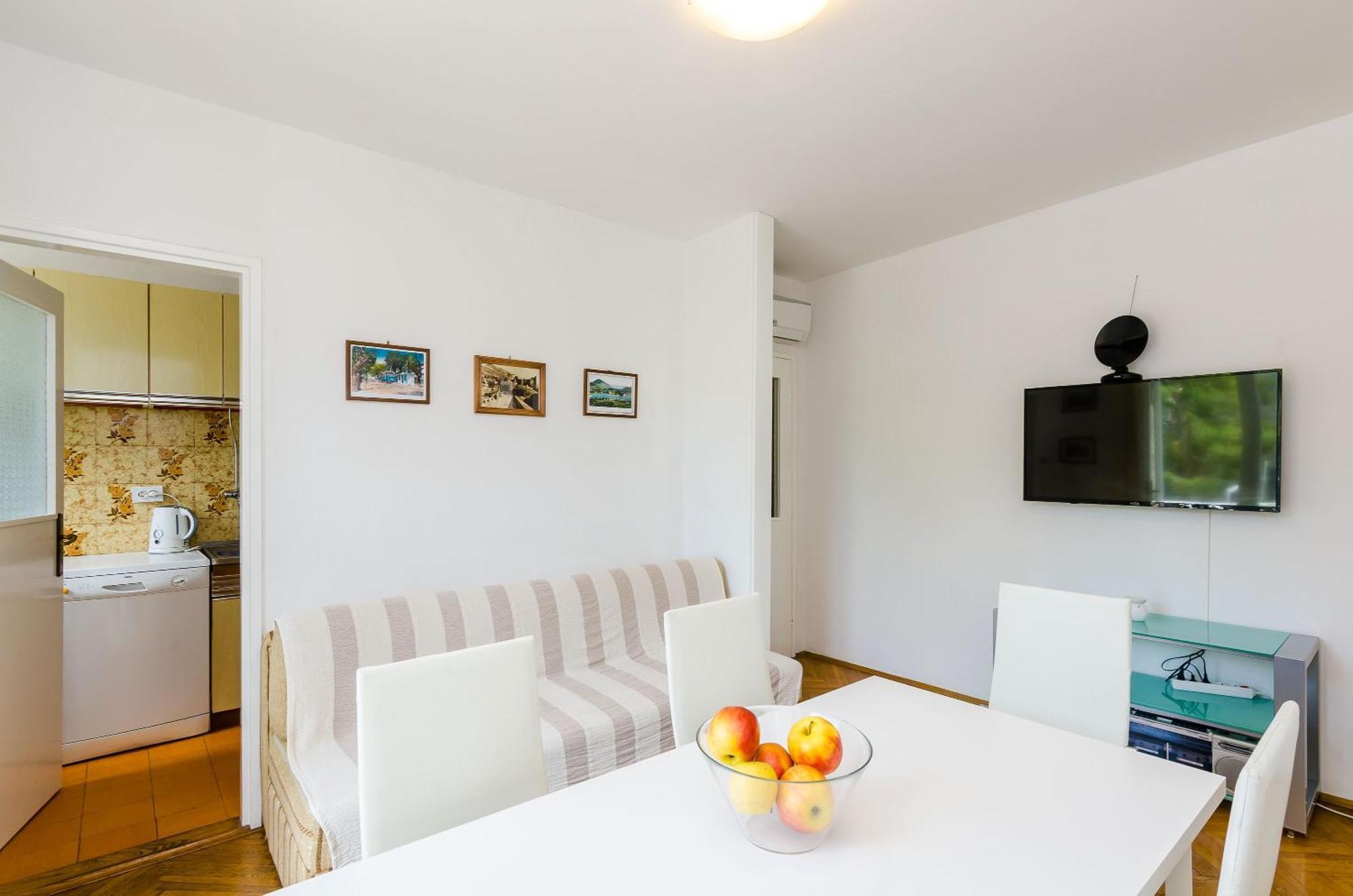 Leon Apartment *