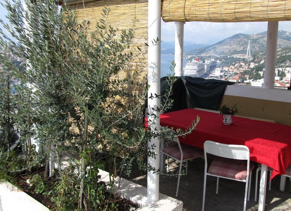 Guest house Sinistaj 2*