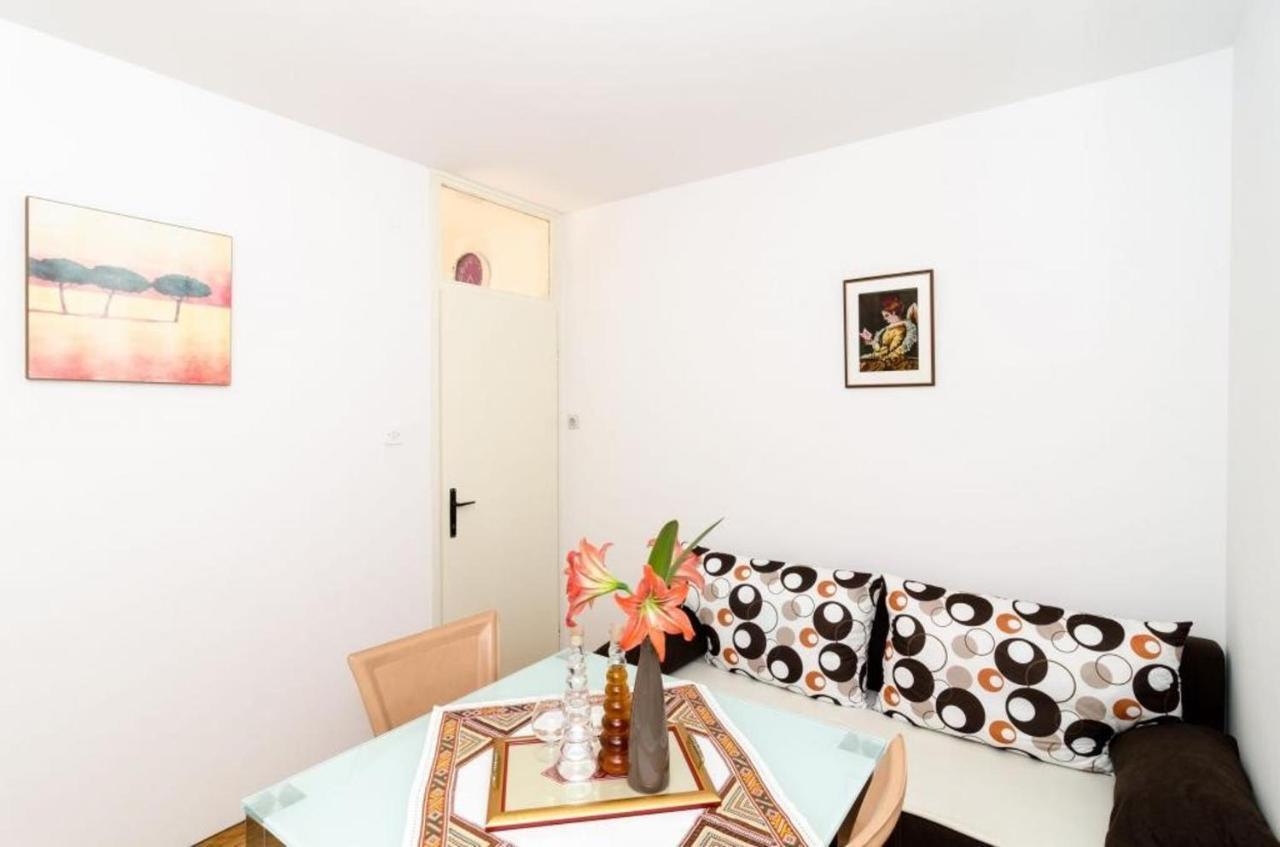 Dea - One-bedroom With Terrace *