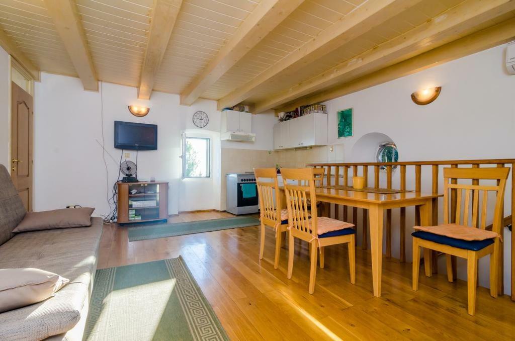Apartment Apartman Marela *