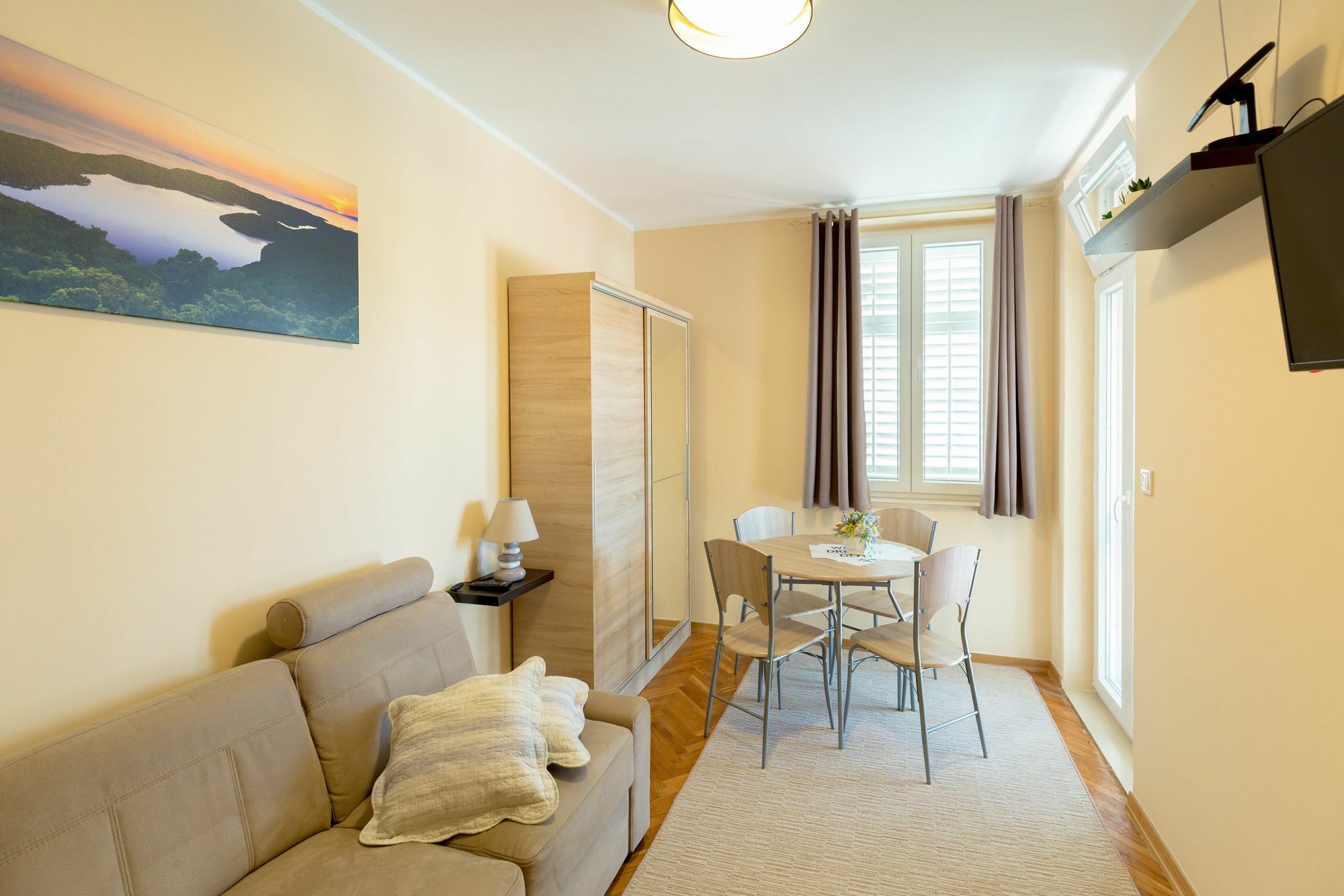 Apartment Ivana *