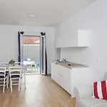 Apartments Villa Karmen - Comfort One-Bedroom Apartment With Terrace Marine
