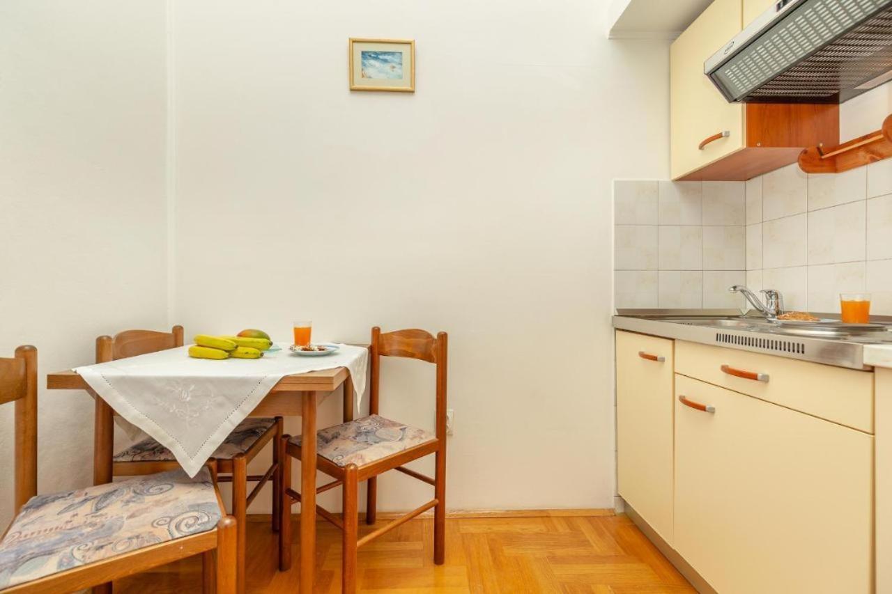 Apartment Placa *