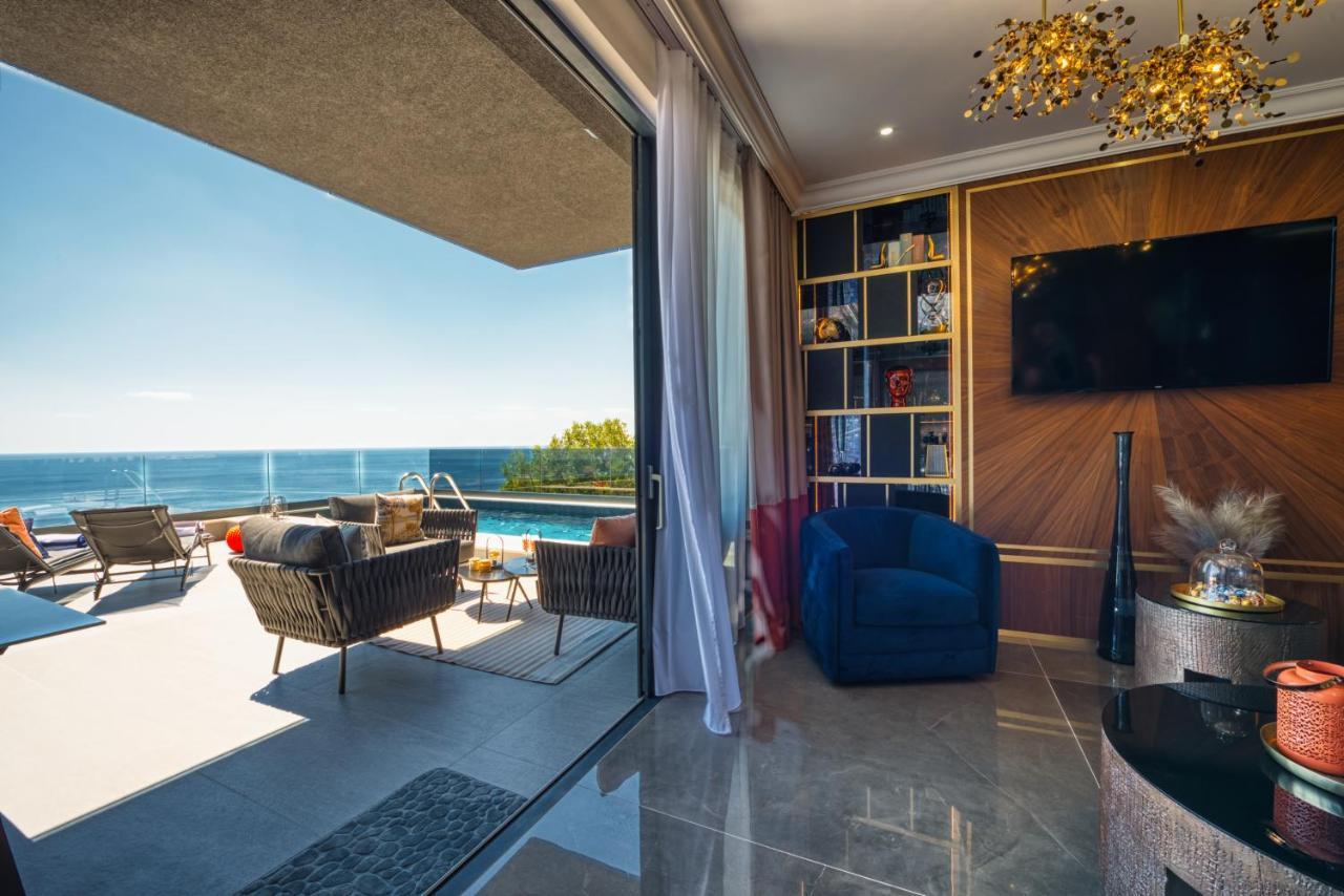 Skywalker Royal Apartment *