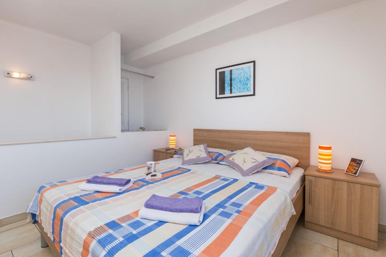 Apartment Lovro