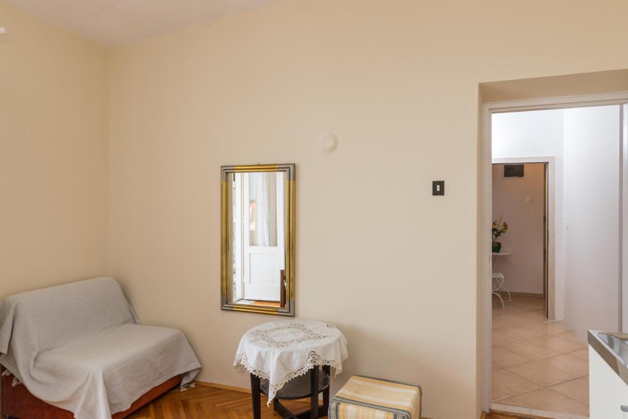 Maha Guest house *