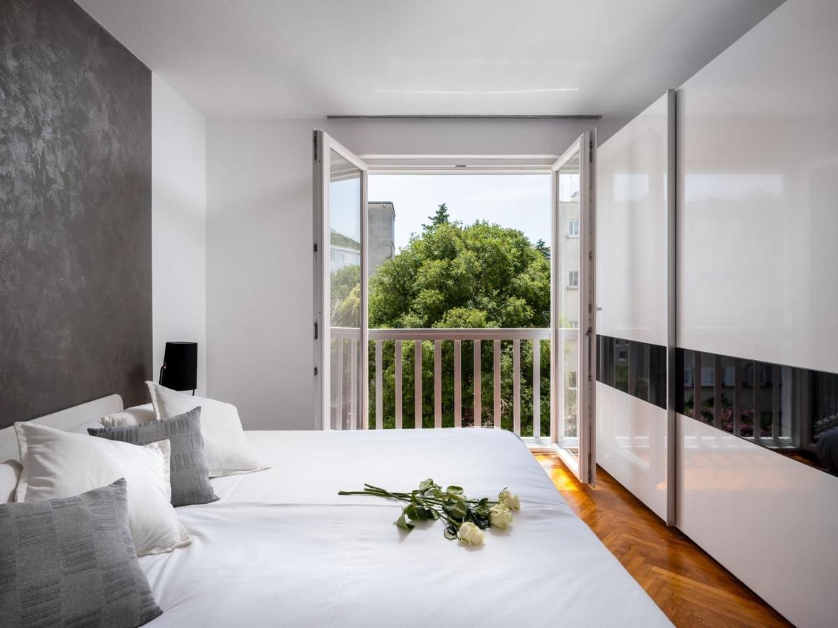 Apartment Shades Of Gray *