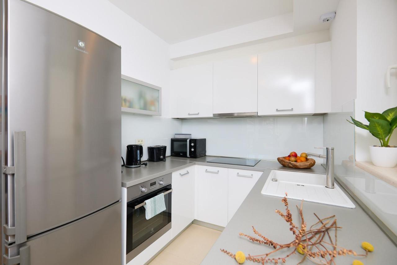 Beachfront Luxury Complex 2bd Sunset Apartment