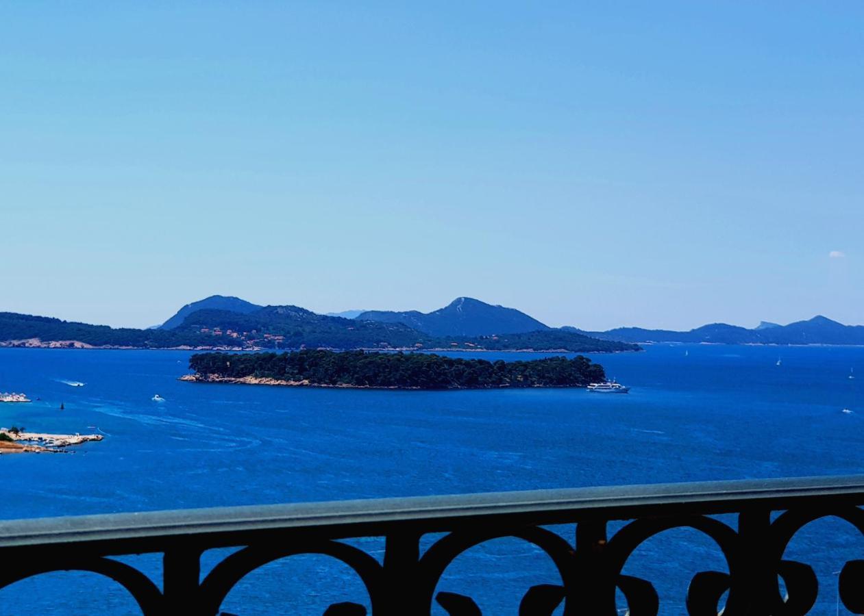 Seaside House In With Excellent Views, Large Terraces Dubrovnik