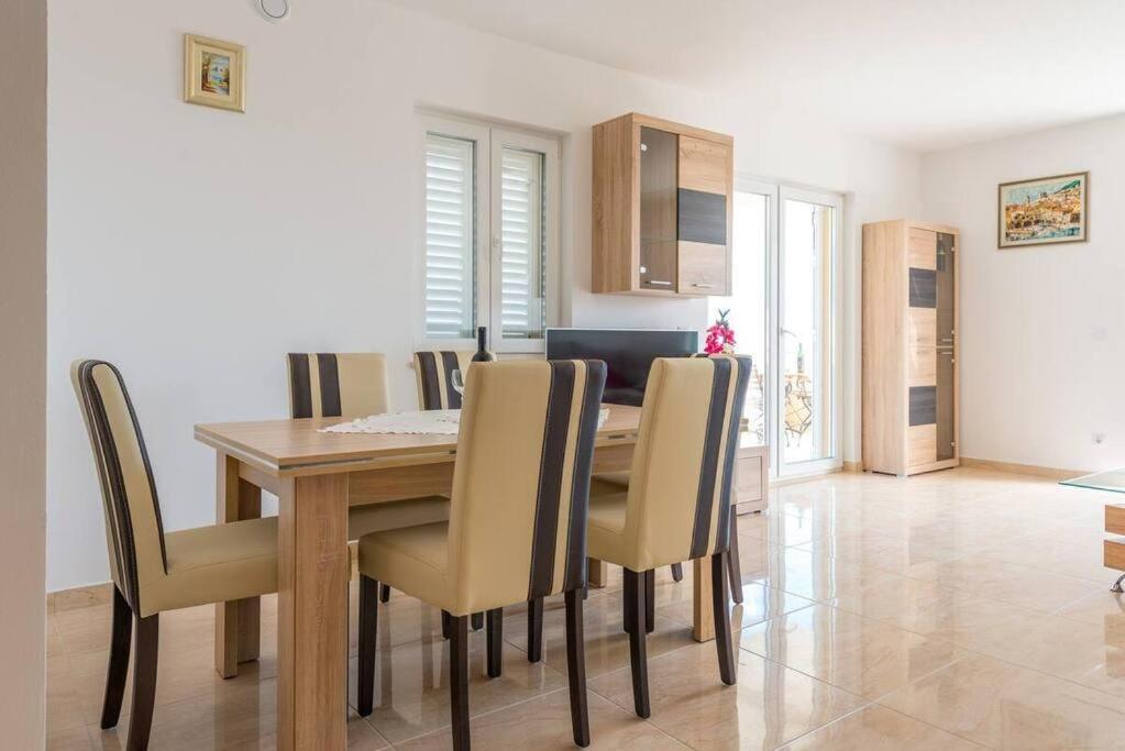 Apartment Belvedere With Magnificent Sea View Terrace *
