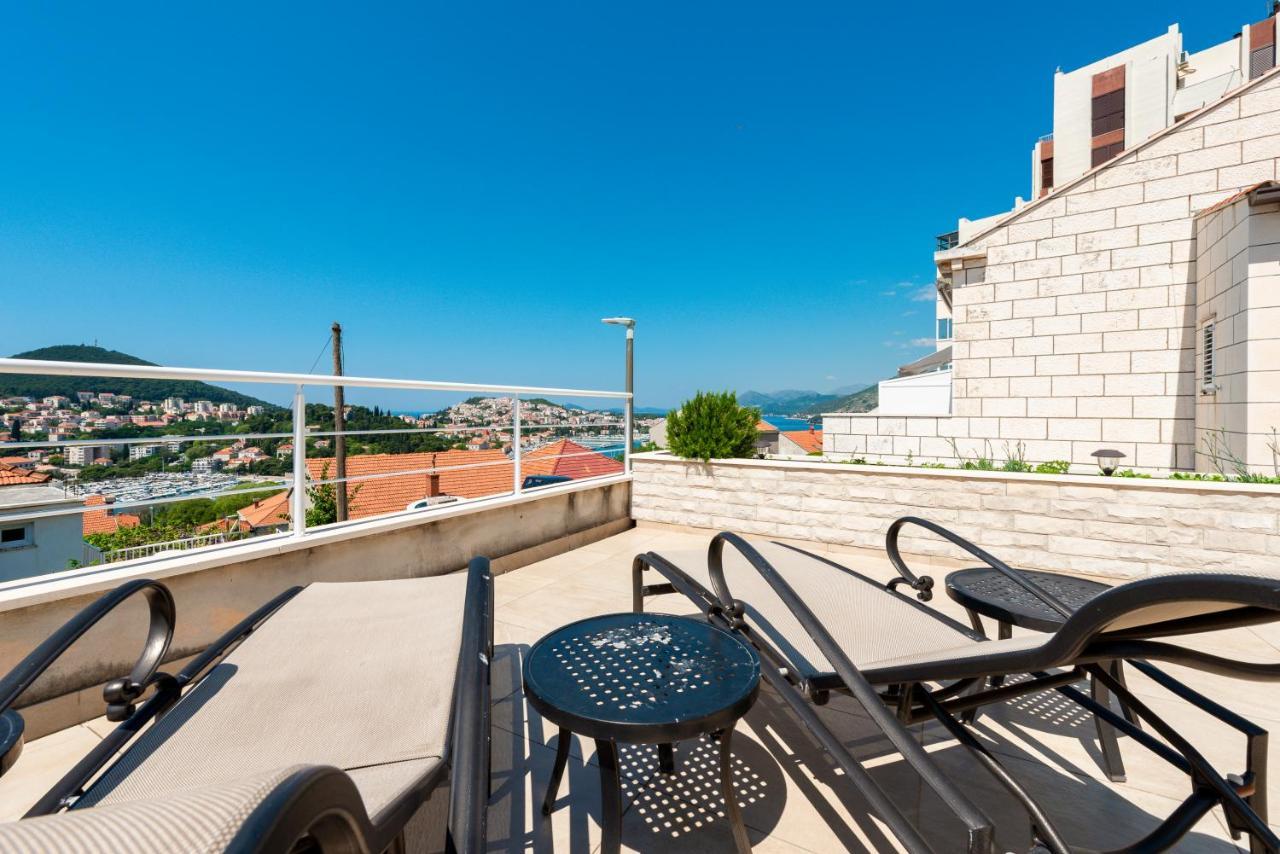 Apartment View Port