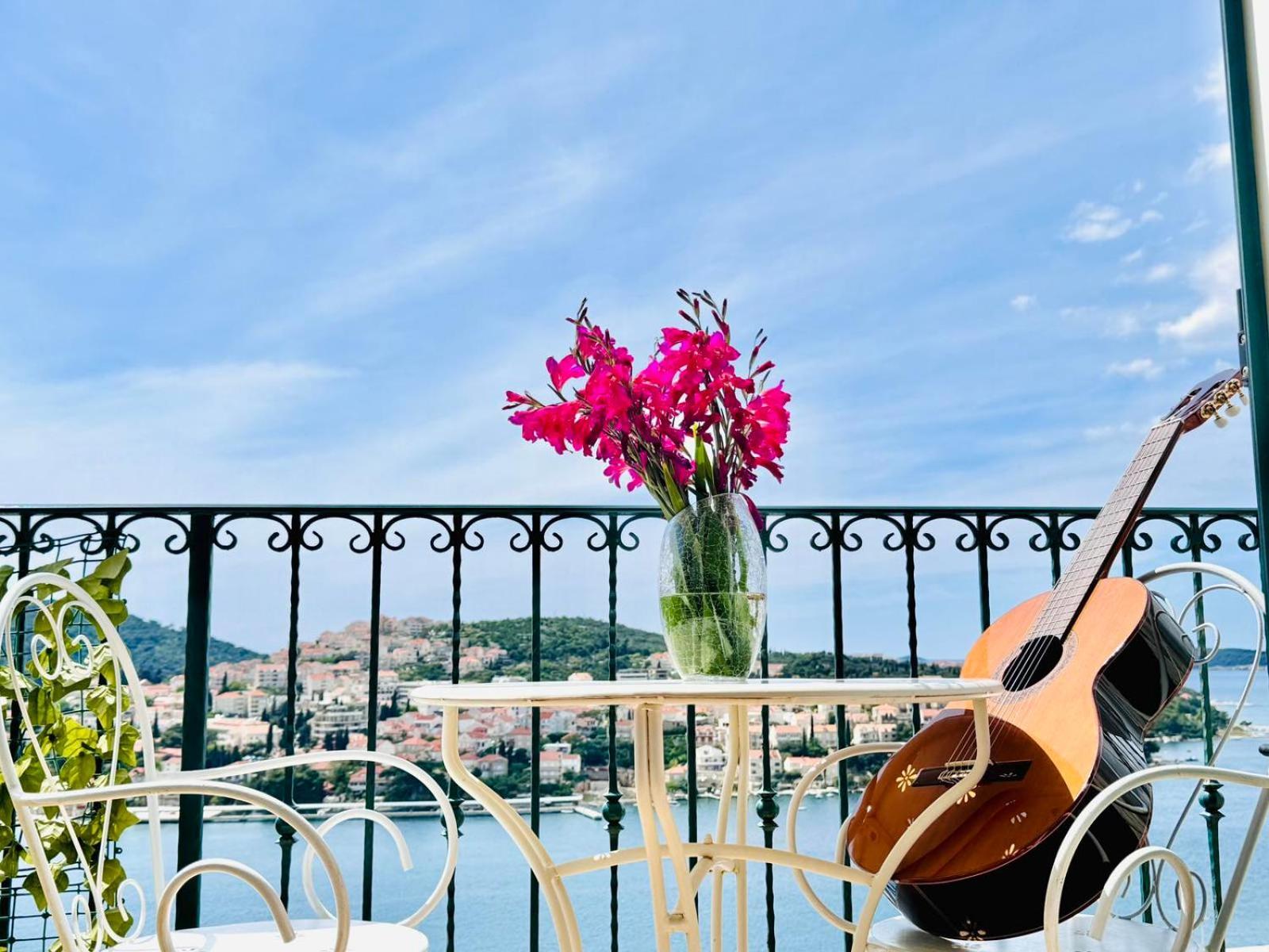 Seaside House In With Excellent Views, Large Terraces Apartment