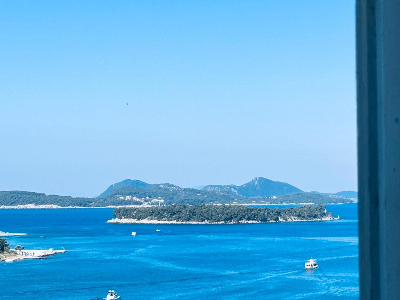 Seaside House In With Excellent Views, Large Terraces Apartment *