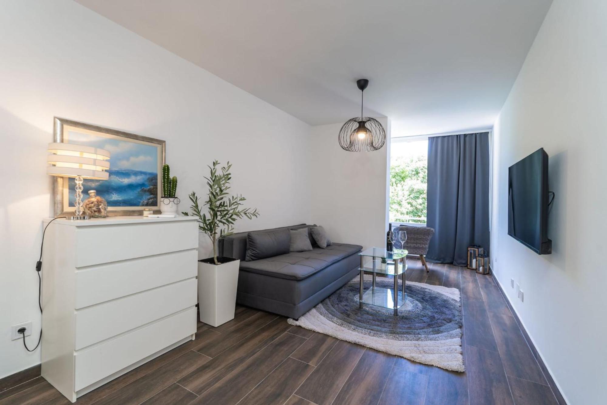 Hanna's Oasis Apartment