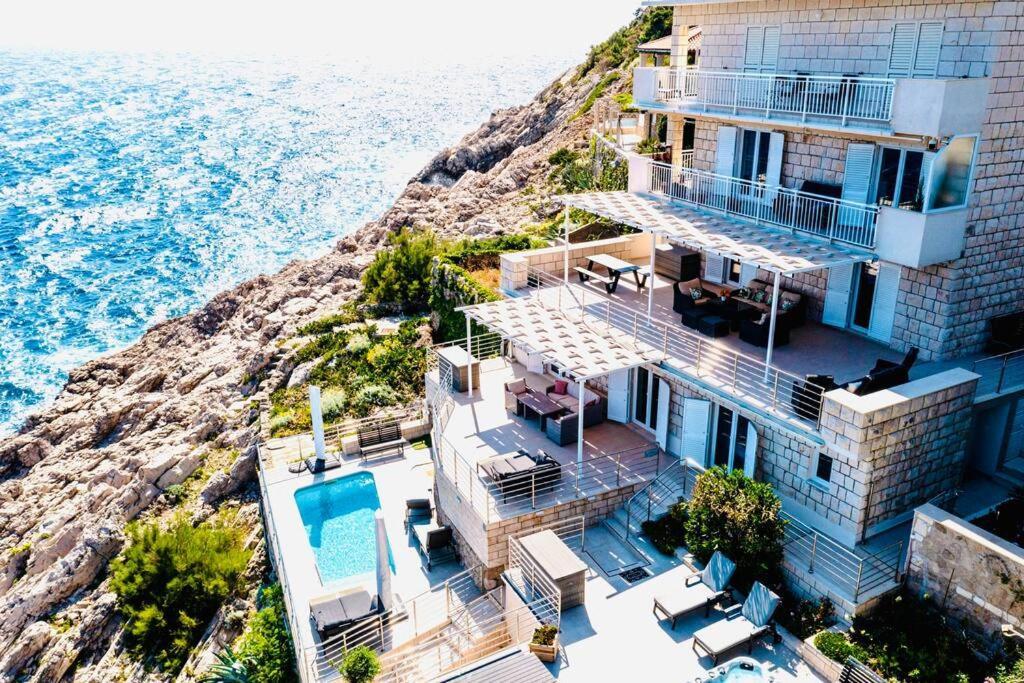 Blue Views With Heated Pool & Jacuzzi Villa