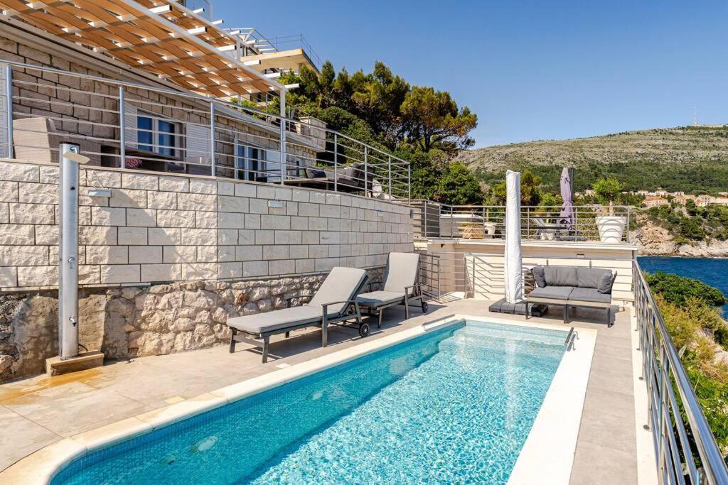 Blue Views With Heated Pool & Jacuzzi Villa