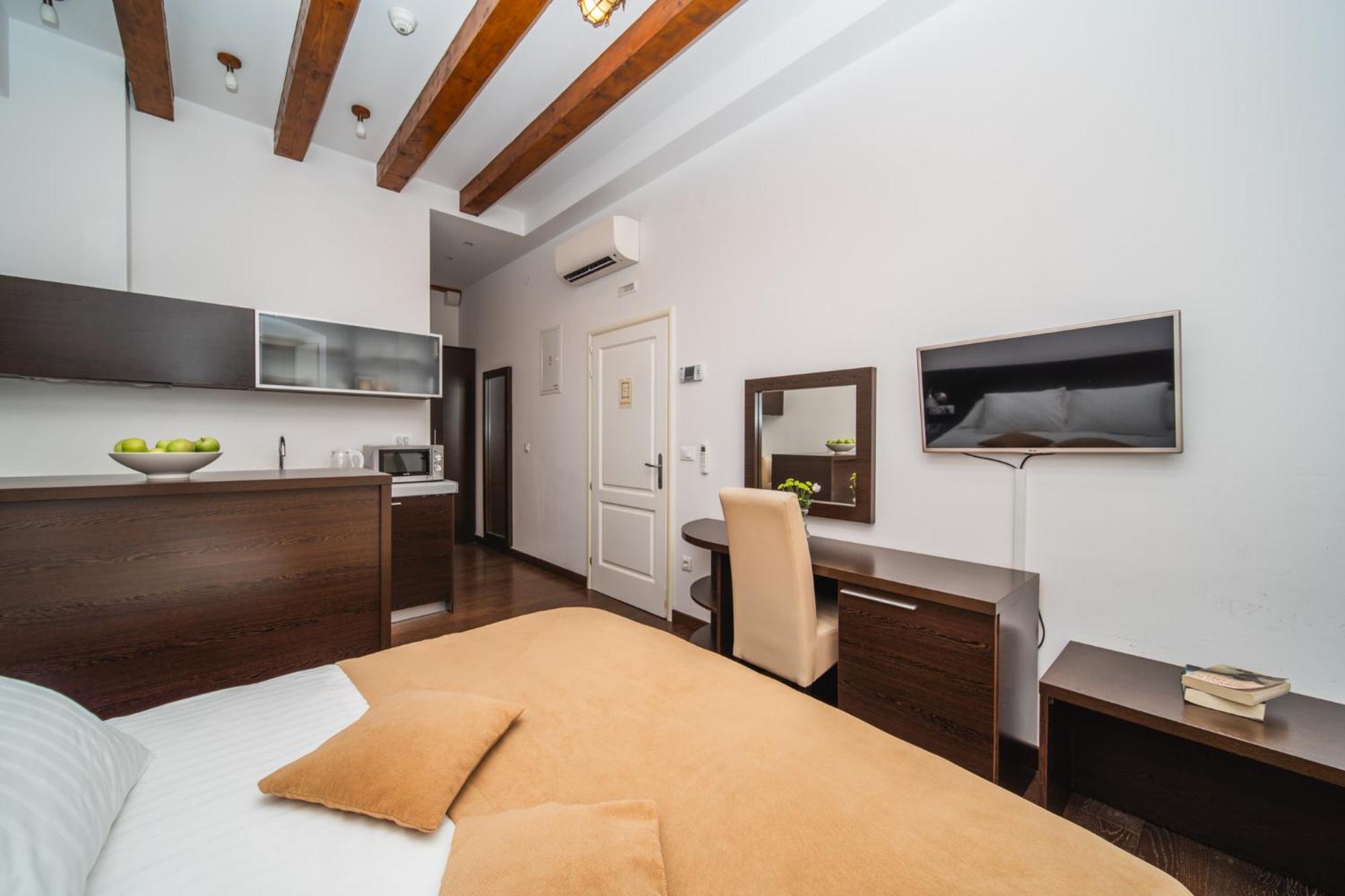 Celenga With Free Offsite Parking *
