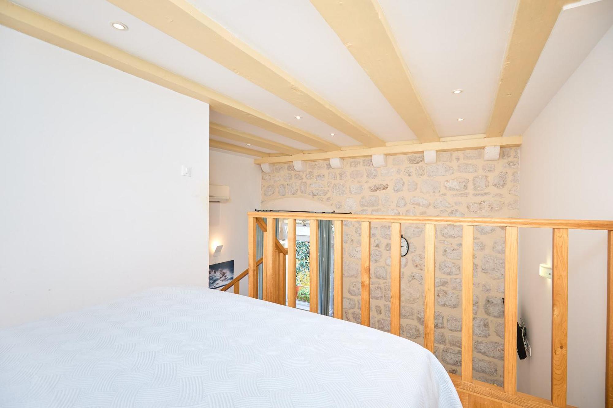 Apartment Stone Whisper 1