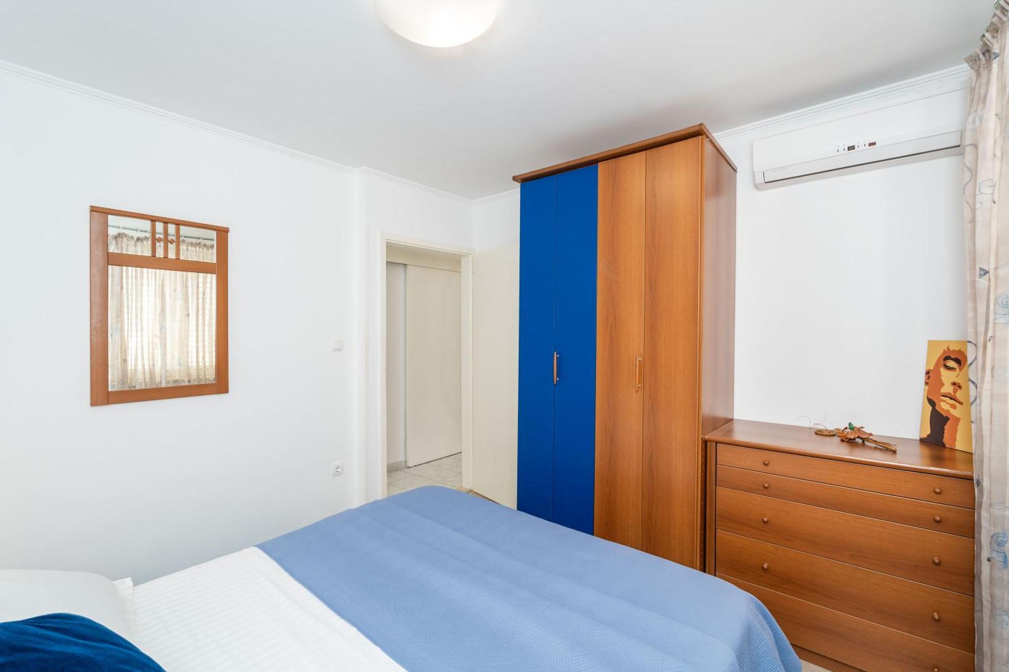 Apartments And Room Lora Guest house 3*
