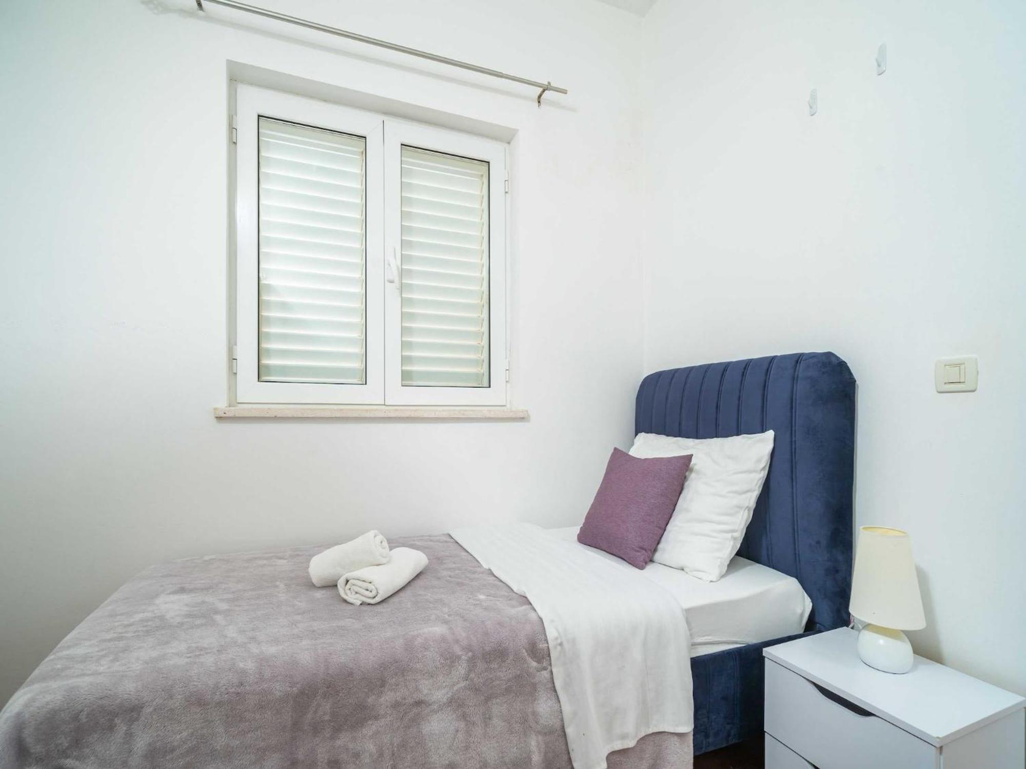 Isabora - Comfort Three-bedroom With Balcony And Sea View Second Floor Apartment *