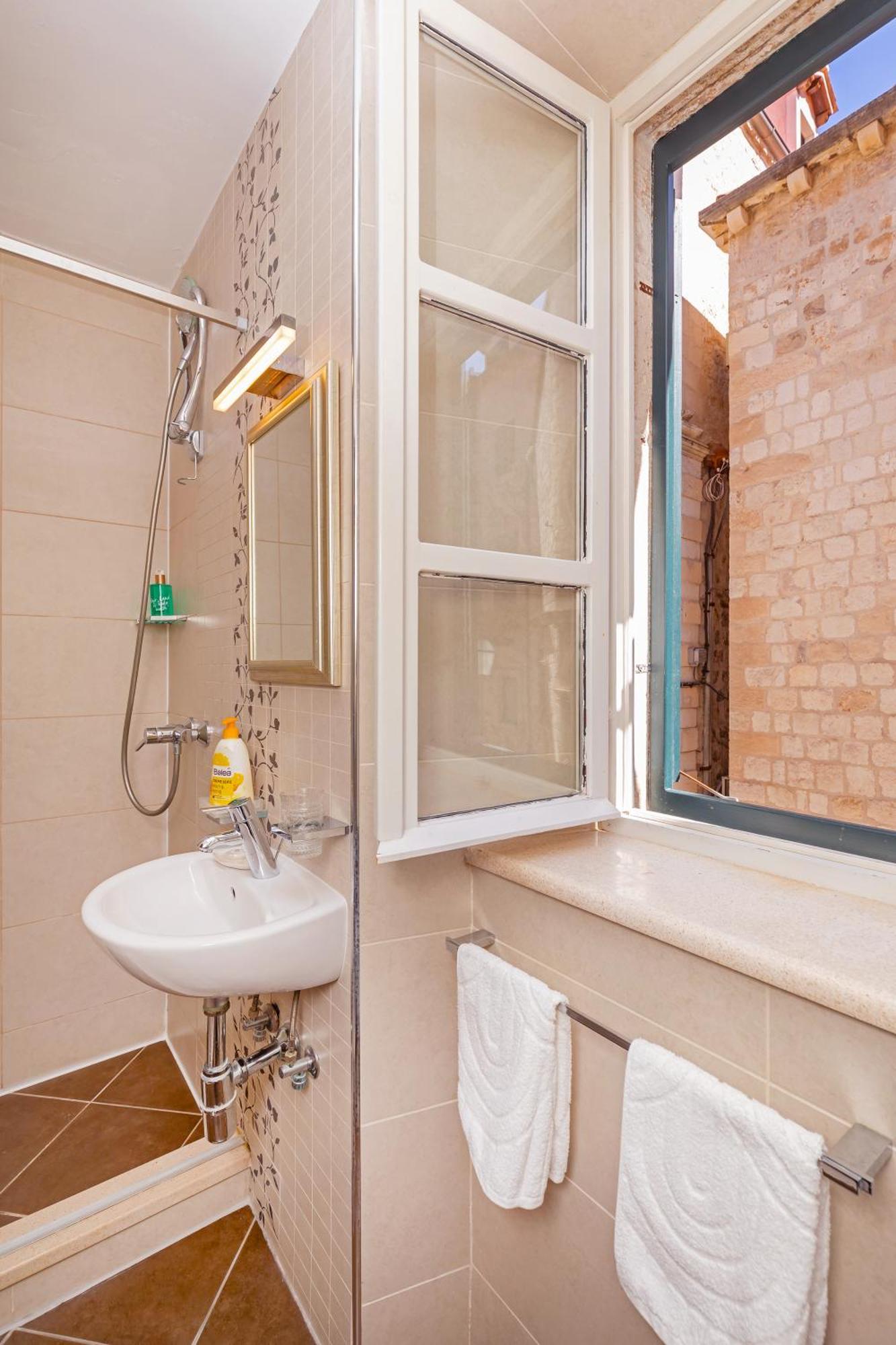 Apartment Roko House *