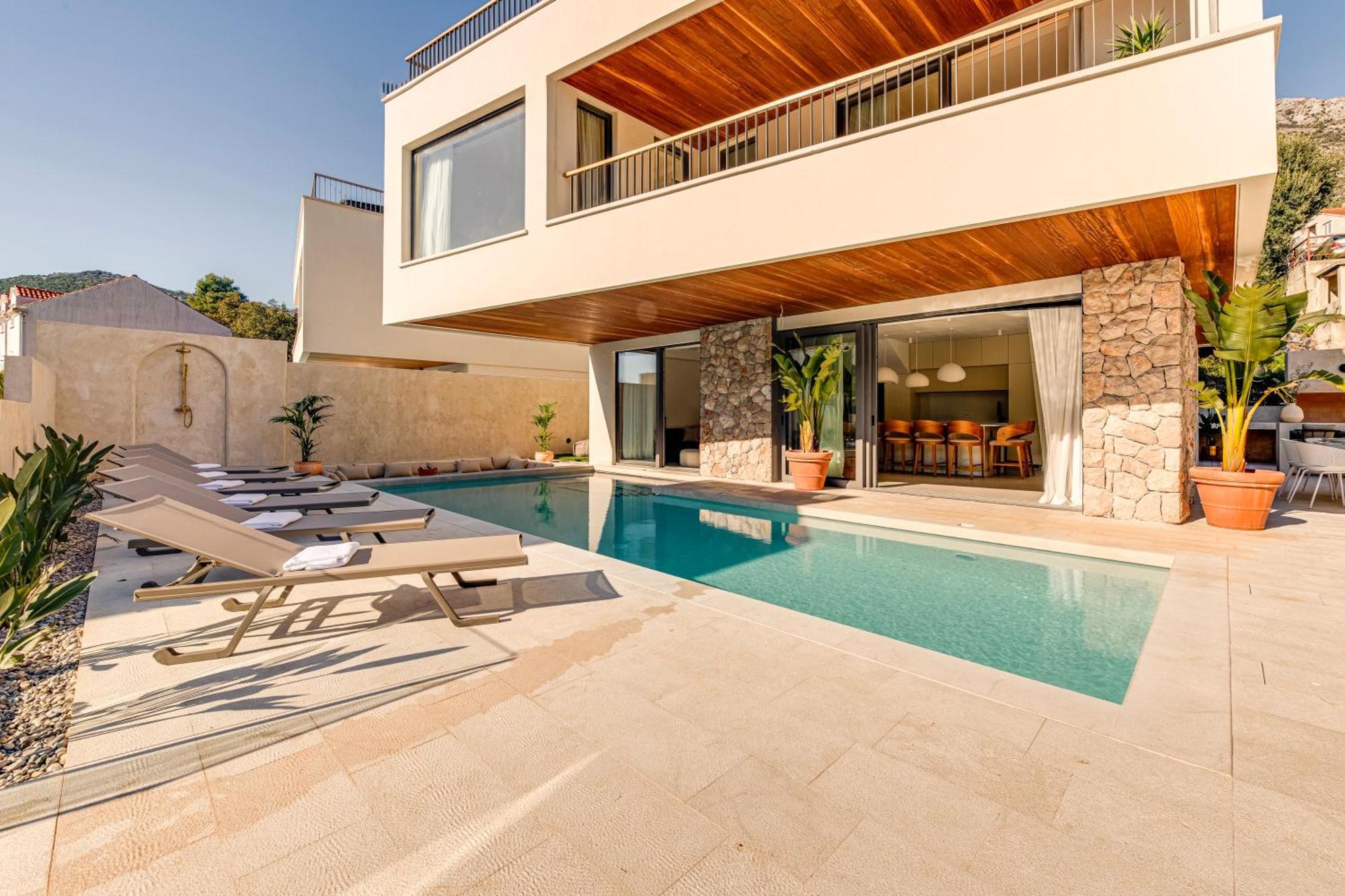 & - Of 5 Star Villa *