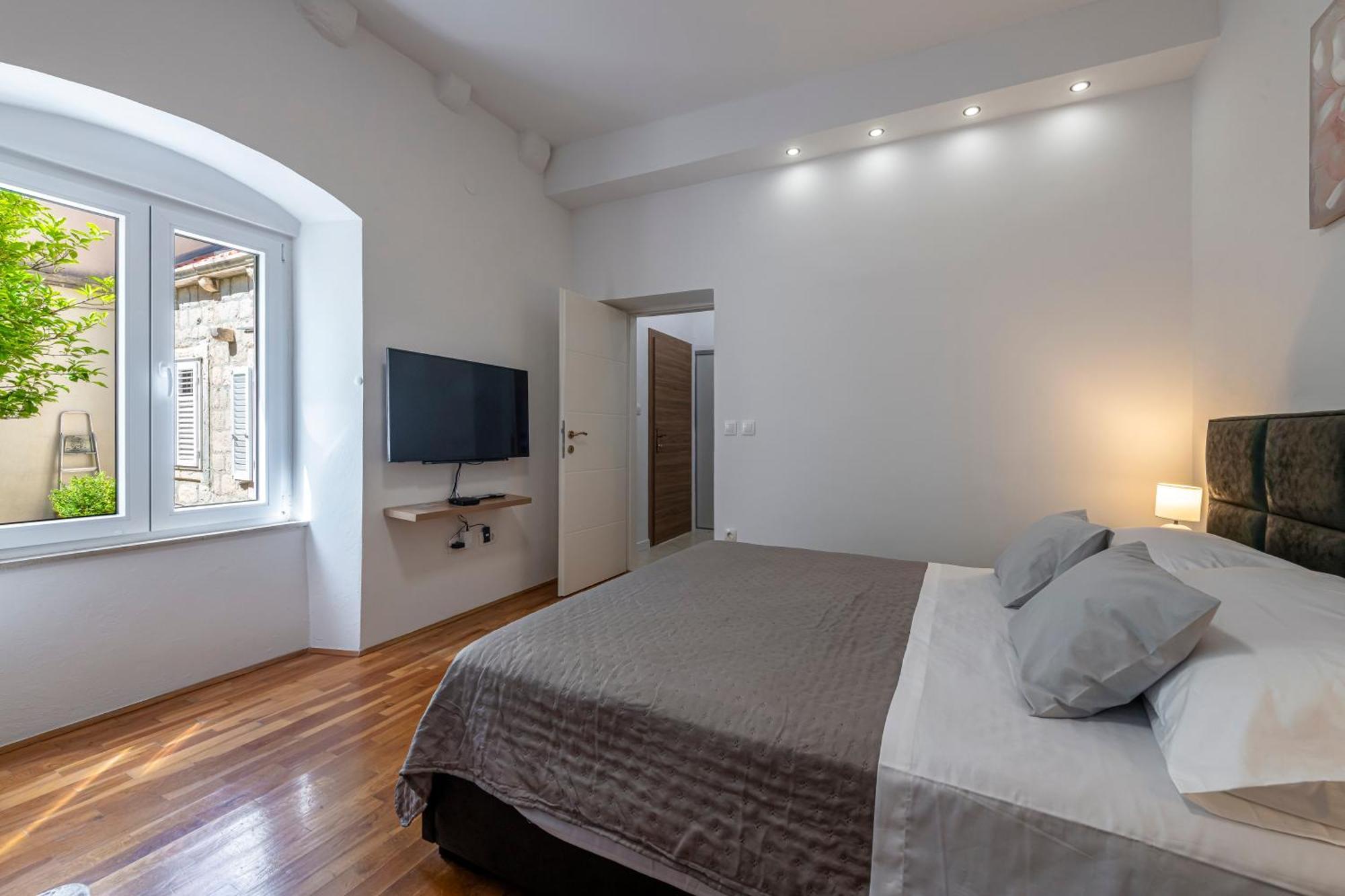 Two Oranges Apartment *