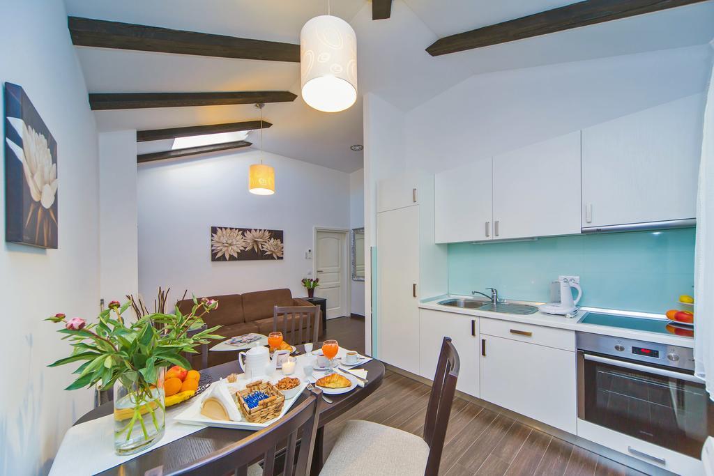 4b Apartment