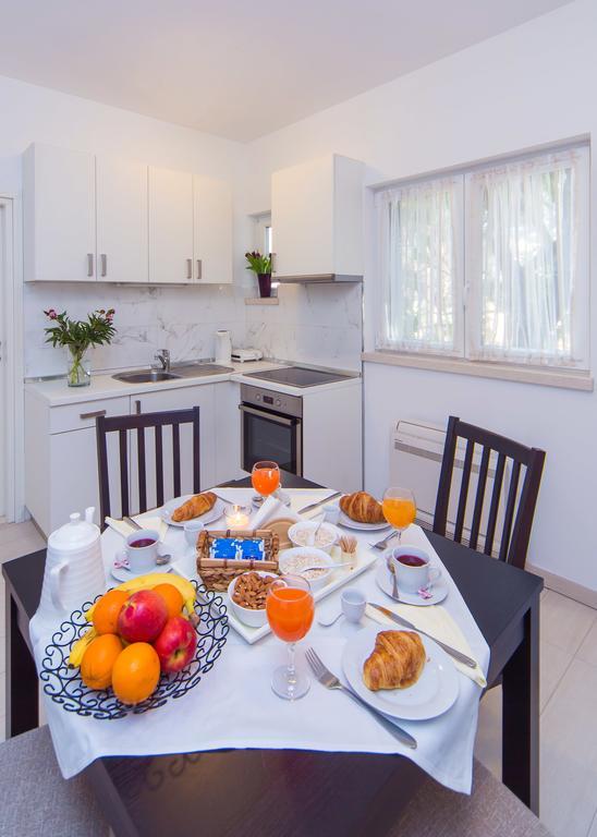 Apartment 4b *