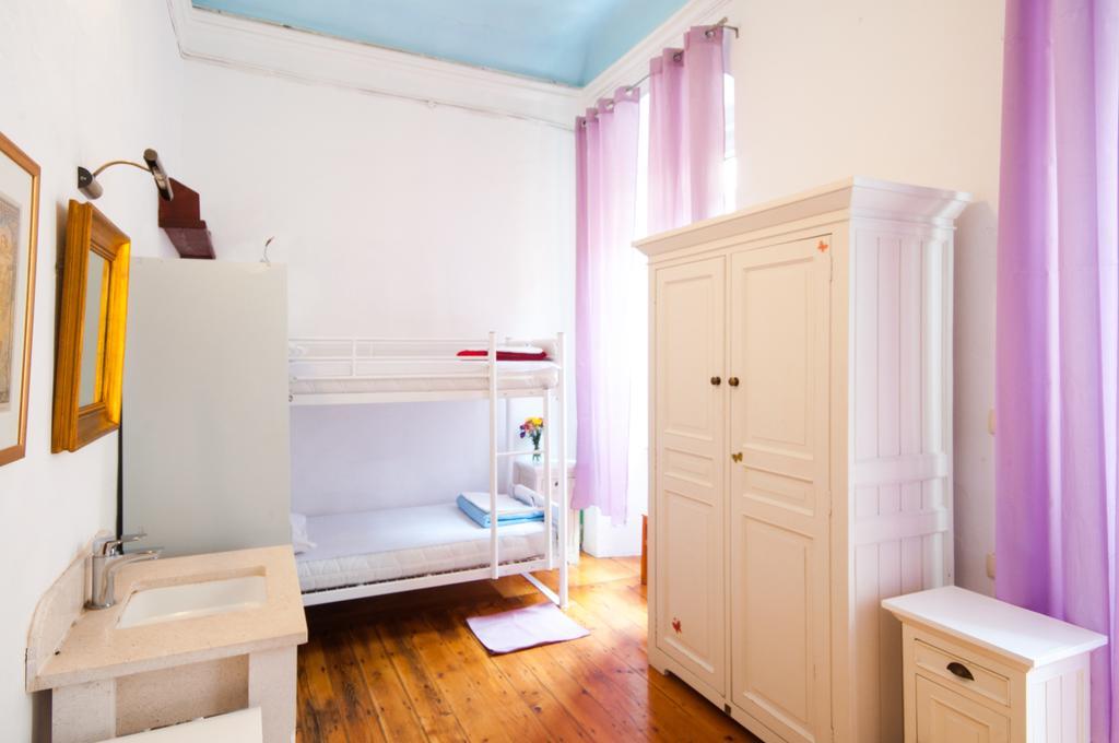 Old Town Hostel *