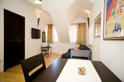 Apartment Flores *