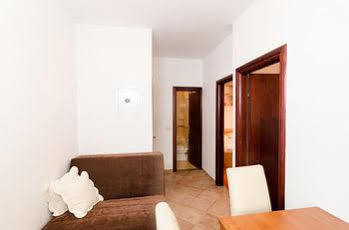 Hostel Cocoon & *