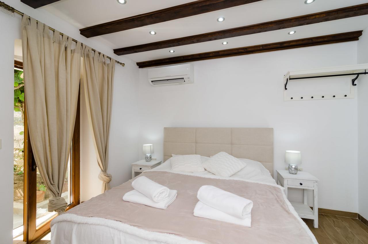 Grandma Summer House 3*