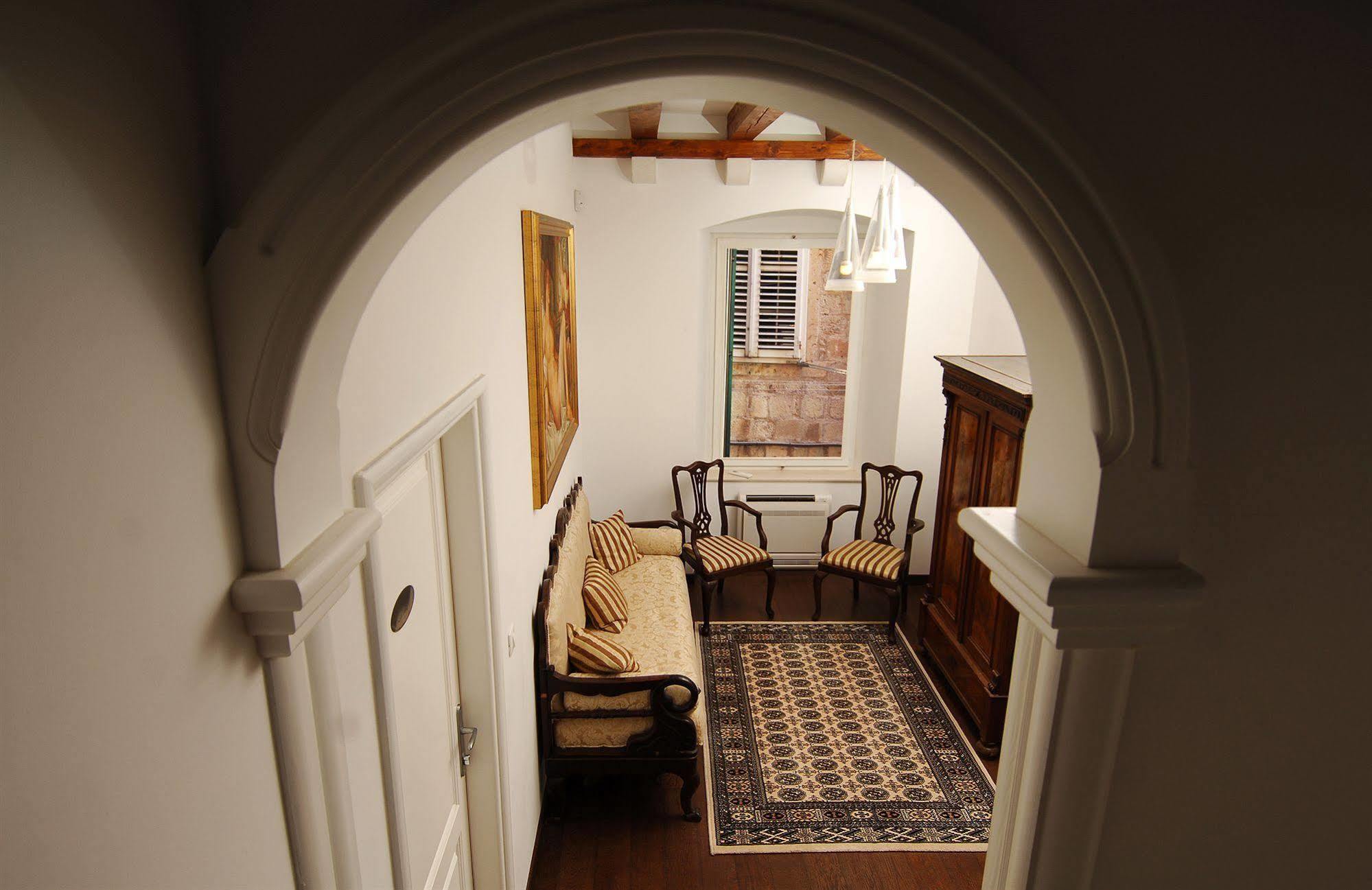 Celenga With Free Offsite Parking Apartment
