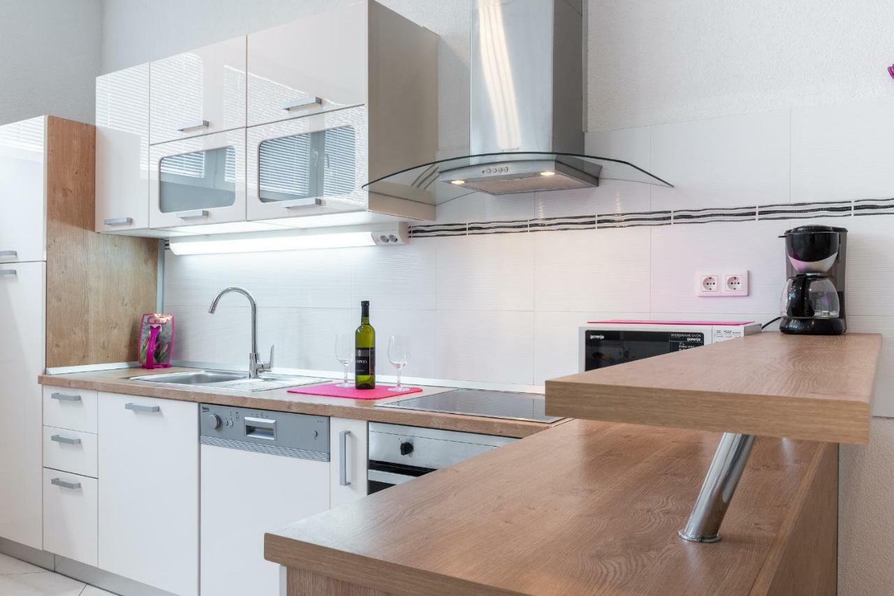 Luxury Sensation Spacious & Free Private Garage Apartment Dubrovnik