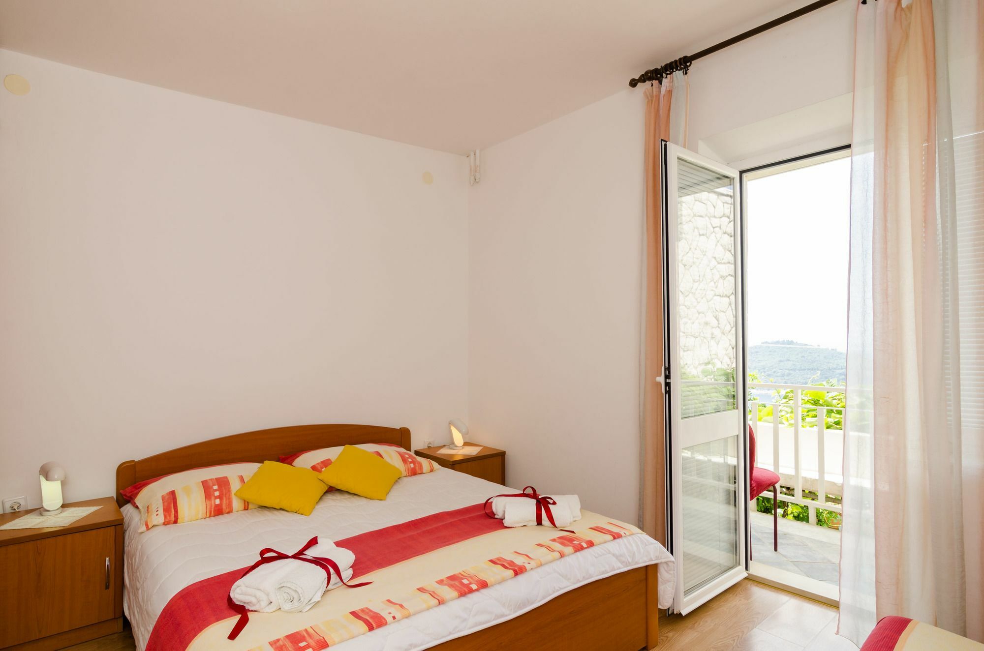 Apartments And Room Lora Guest house 3*