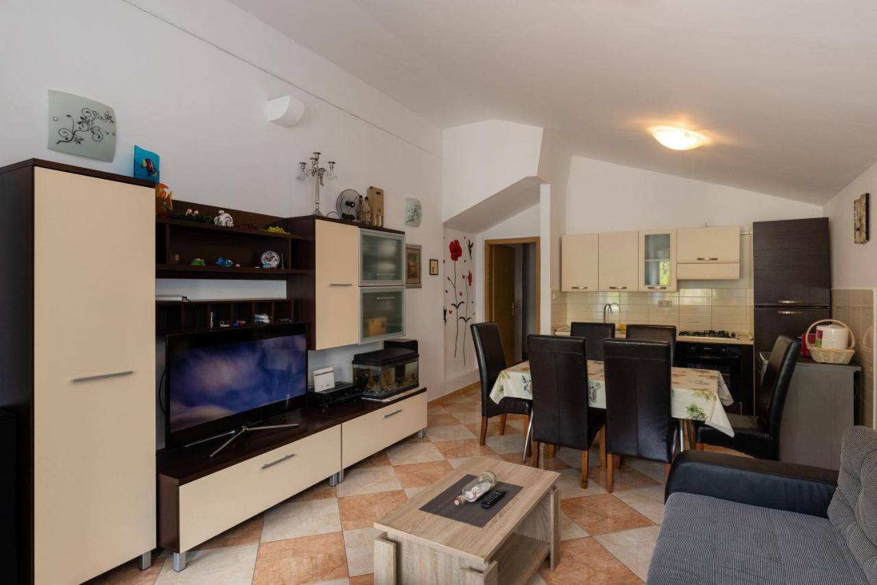 Apartment L&l *