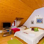 11 Stars Apartments